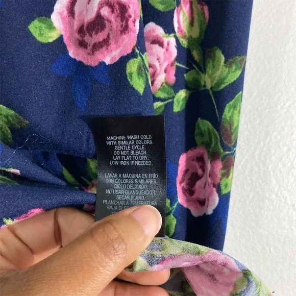 Joe Boxer Floral Shift Dress Womens Medium Navy Blue Good Mock Neck Keyhole Rose - Picture 5 of 7